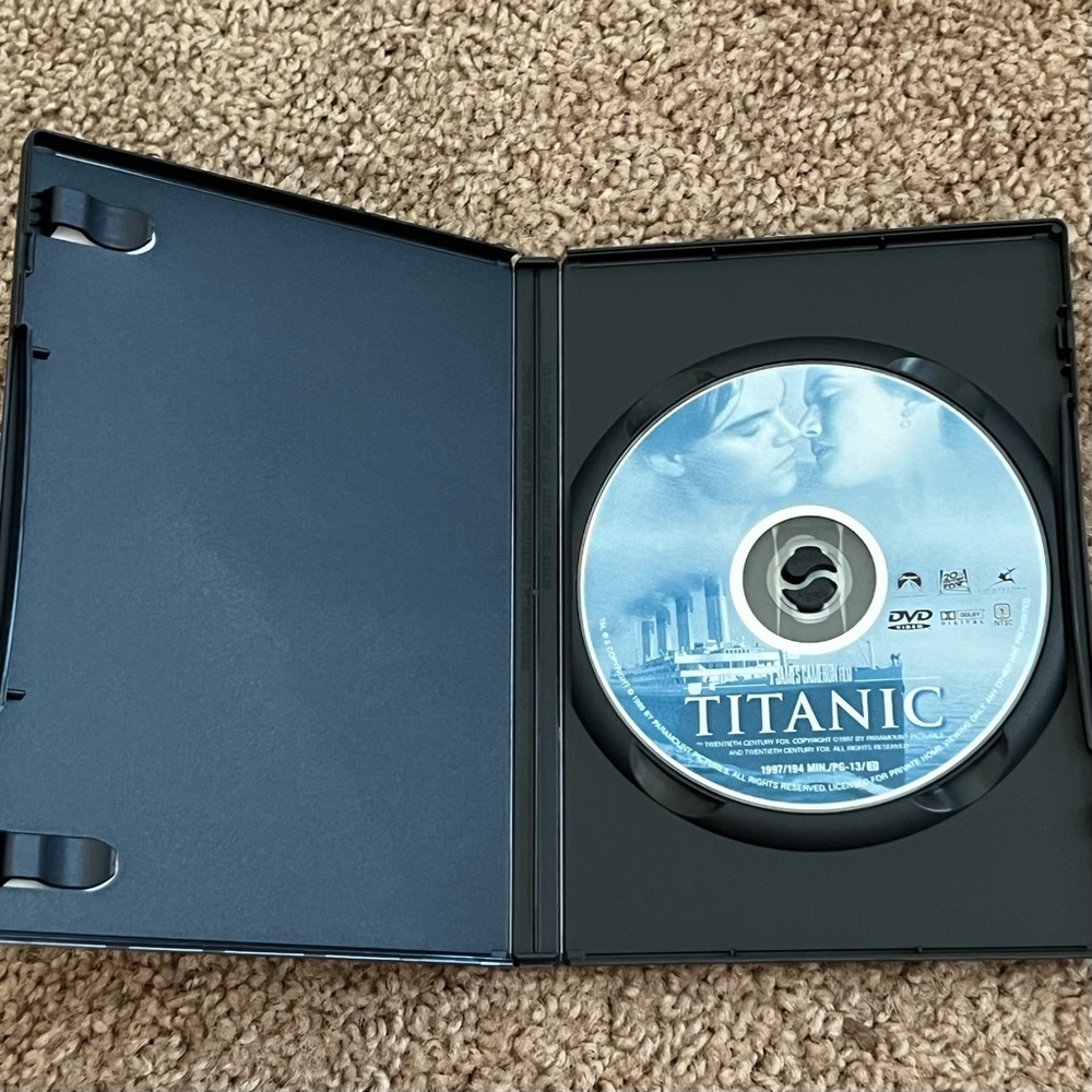 Mixed of a few Greatest Love Stories DVD Lot: Titanic, The Choice, The Notebook - Picture 3 of 10